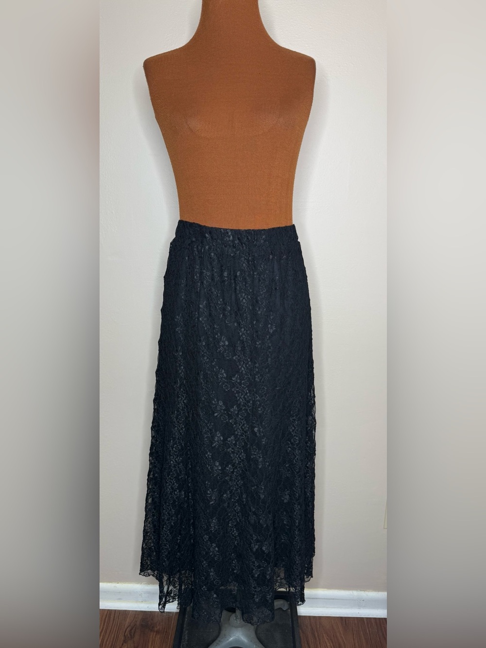 Peck & Peck Black Lace Maxi Skirt Elastic Waist Size Medium